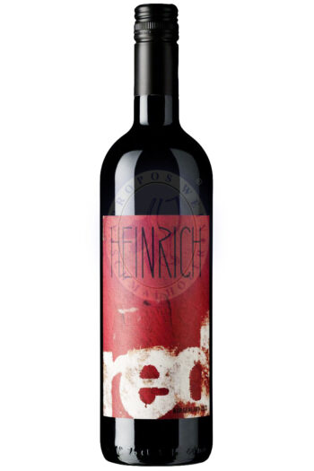 216560 Product Der Heinrich Naked Red präsentiert sich in einem tiefen, rubinroten Farbton. In der Nase entfalten sich Aromen von dunklen Beeren, wie Brombeeren und Heidelbeeren, begleitet von würzigen Noten und einem Hauch von Kräutern. Am Gaumen zeigt sich der Wein saftig und lebendig, mit einer frischen Säure und weichen Tanninen. Die Aromen von dunklen Früchten und Gewürzen harmonieren perfekt und führen zu einem langen, angenehmen Abgang.