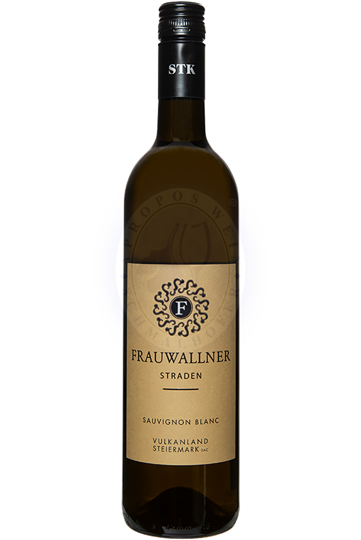 298977 Product Im Glas präsentiert sich der Sauvignon Blanc 2024 in hellem Strohgelb mit grünlichem Schimmer. Die Nase ist ausdrucksstark, aber nicht überladen: Aromen von Stachelbeere, weißer Johannisbeere, Zitronenzeste und grünem Paprika verbinden sich mit einer feinen Kräuternote und kühler Mineralität. 19373.jpg