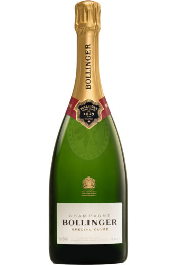 234060 Product Der Bollinger Special Cuvée Brut ist ein klassischer Champagner des renommierten Hauses Bollinger, das seit 1889 in Familienbesitz ist und für seine kraftvollen, Pinot-dominierten Champagner bekannt ist. Helles Goldgelb mit feiner, anhaltender Perlage. Komplexe Aromen von reifen Früchten wie Birne und Pfirsich, unterlegt mit Nuancen von Brioche, Gewürzen und einem Hauch von frischen NüsseVollmundig und strukturiert mit einer harmonischen Balance zwischen Frucht, Säure und Mineralität. Der Abgang ist elegant und langanhaltend. NEU-Champagner-Bollinger-Special-Cuvee-Brut-075.jpg