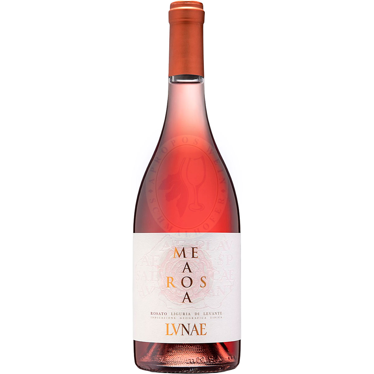 303639 Product Im Glas zeigt sich der Wein in einem feinen, leuchtenden Rosaton mit leicht granatroten Reflexen. Das Bouquet ist intensiv und fein nuanciert: Es erinnert an frisch gepflückte Walderdbeeren, saftige Kirschen und einen Hauch Rosenblätter, ergänzt durch eine würzige Note von weißem Pfeffer und getrockneten Kräutern. 26131819