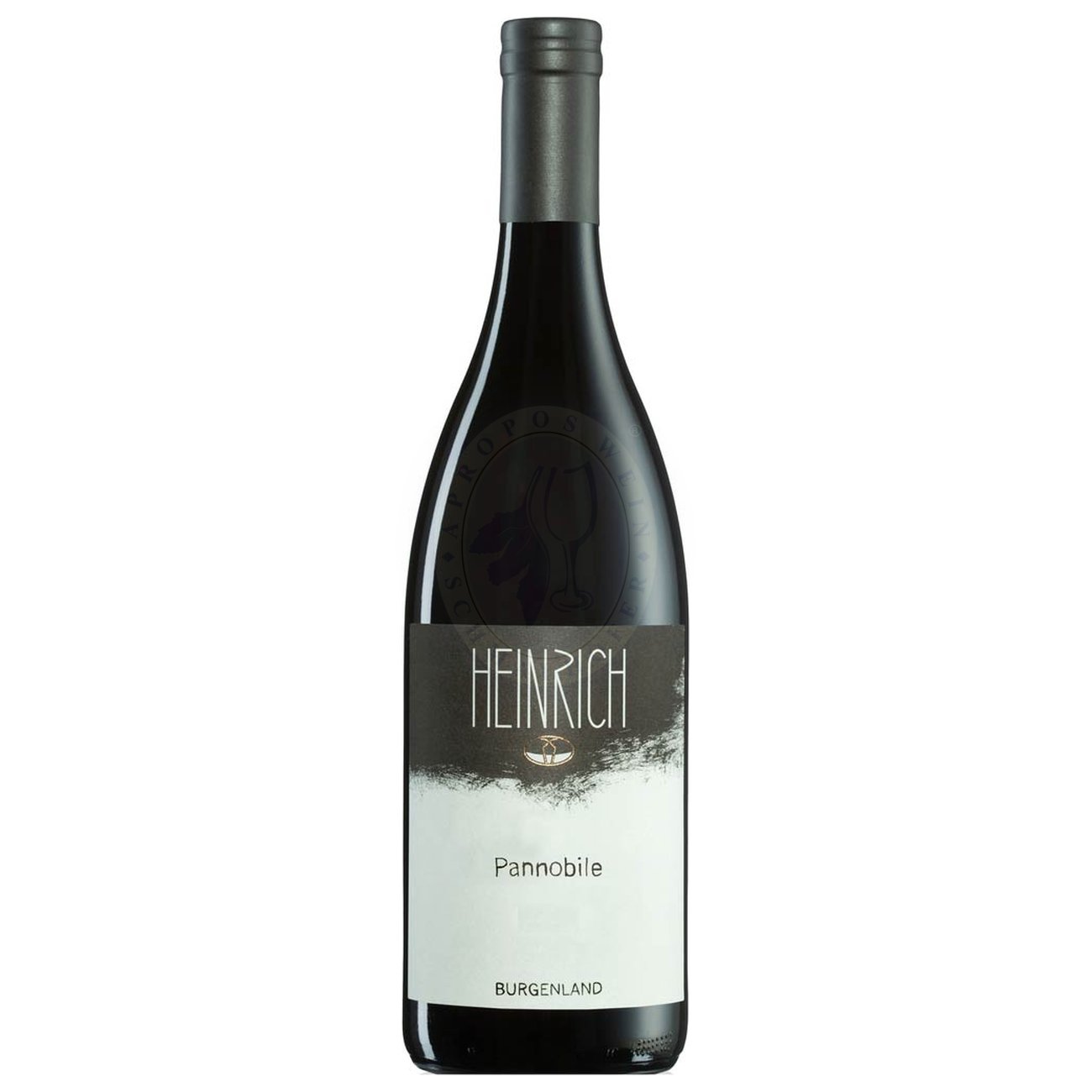 540376 Product ...kräftiges Rubingranat, violette Reflexe, zarter Ockerrand, feine Holzwürze, feines dunkelbeeriges Aroma, zart nach Nougat, etwas Vanilleschoten, saftig, stoffig Kirschenfrucht, lebendig strukturiert, feiner Zitrustouch, wirkt bereits harmonisch Waldbeeren im Abgang. 91842