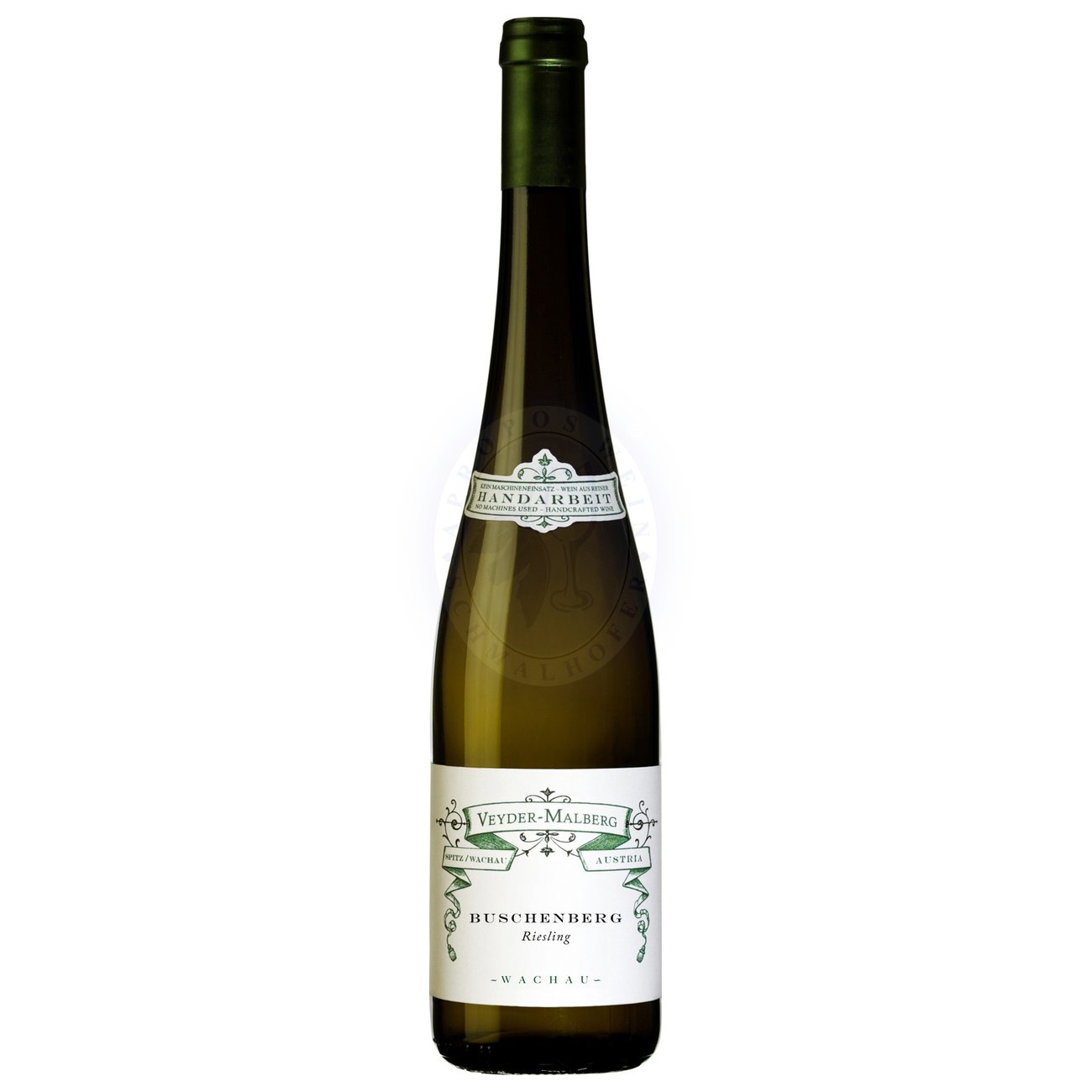 540637 Product Im Glas zeigt er sich in hellem Goldgelb mit grünlichen Reflexen. Die Nase ist kraftvoll und gleichzeitig fein gezeichnet: Reife gelbe Äpfel, saftige Birnen und ein Hauch von Zitruszeste verbinden sich mit Noten von weißen Blüten, frischen Kräutern, etwas Tabak und der für diese Lage typischen, feinkörnigen Pfefferwürze. 103226