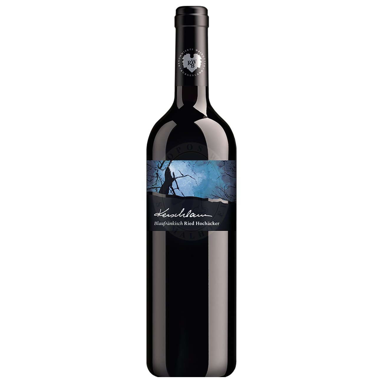 547291 Product Der Blaufränkisch Ried Hochäcker 2023 leuchtet im Glas in einem dichten Rubingranat mit violettem Schimmer und opakem Kern – ein optischer Auftakt, der Neugier weckt. In der Nase entfaltet sich ein facettenreiches Bouquet, in dem schwarze Herzkirsche, Brombeerfrucht und Zwetschkenkonfit harmonisch mit einer feinen Kräuterwürze, Tabaknuancen und kandierten Mandarinenzesten verschmelzen. 9120004814371-2022