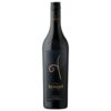 550934 Product Im Glas präsentiert sich der Wein in einem hellen Strohgelb mit grünen Reflexen. Das Bouquet offenbart Aromen von saftigen Stachelbeeren, frischem Zitronenabrieb, grüner Paprika und einem Hauch von Brennnessel, ergänzt durch Anklänge von Holunderblüte und weißen Johannisbeeren. 9120130205401-2023