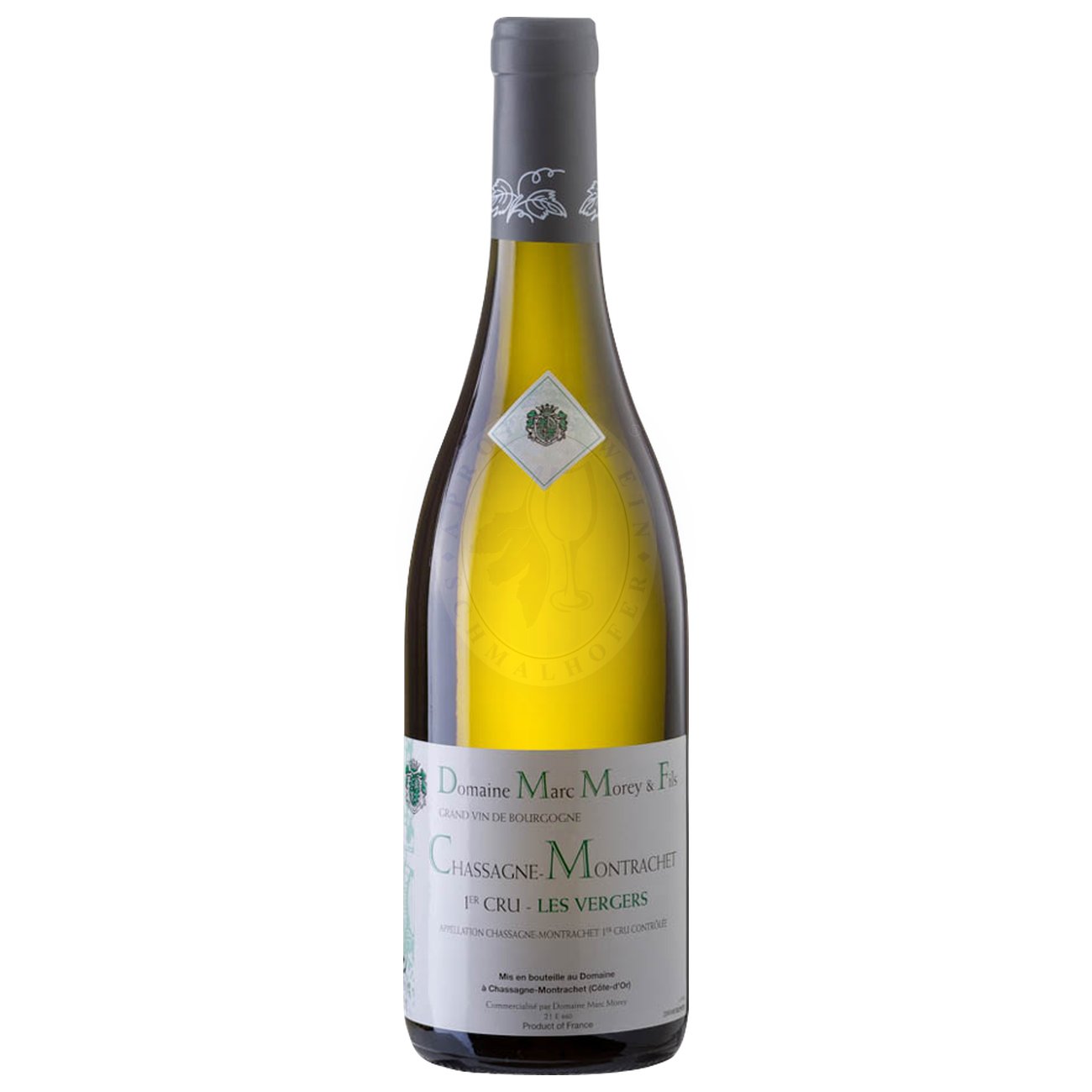 551600 Product Der Chassagne‑Montrachet 1er Cru Les Vergers 2023 von Domaine Marc Morey & Fils verkörpert die feinste Ausdruckskraft der Côte‑de‑Beaune: im Glas glänzt er in hellem Gold mit grünlichen Reflexen. Das Bouquet präsentiert elegante Aromen nach reifen Birnen, zarten weißen Blüten, Mandeln und bernsteinfarbenem Akazienhonig, gepaart mit einem feinen Hauch von gerösteter Nuss–Anklängen. 104458