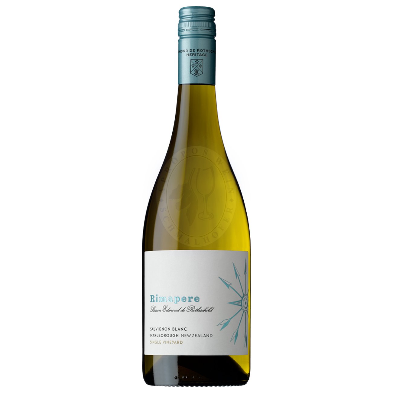 553090 Product Der Sauvignon Blanc 2024 von Rimapere ist ein strahlendes Beispiel für neuseeländische Sauvignon-Kunst in Reinform. Im Glas leuchtet der Wein in hellem Zitronengelb mit grünlichen Reflexen. Die Nase ist typisch Marlborough – intensiv und vielschichtig: knackige Stachelbeere, Passionsfrucht, grüne Paprika und Limette verbinden sich mit Noten von frisch geschnittenem Gras, Grapefruit und einem Hauch tropischer Ananas. 9421906166576-2024