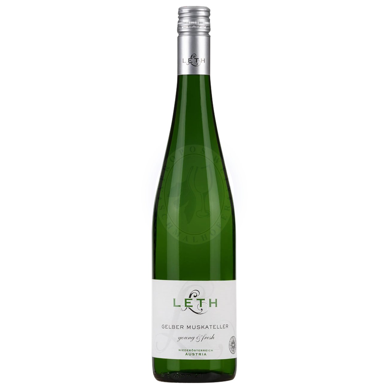 554431 Product Der Gelbe Muskateller „Fresh & Easy“ 2024 vom Weingut Leth aus Fels am Wagram ist ein lebendiger Weißwein, der die aromatische Vielfalt dieser traditionsreichen Rebsorte mit einer modernen, leichten Stilistik vereint. Im Glas präsentiert er sich in einem hellen Strohgelb mit grünlichen Reflexen. Das Bouquet entfaltet intensive Aromen von Holunderblüten, Muskatnuss und einem Hauch Zitrus. 9120008949017-2024