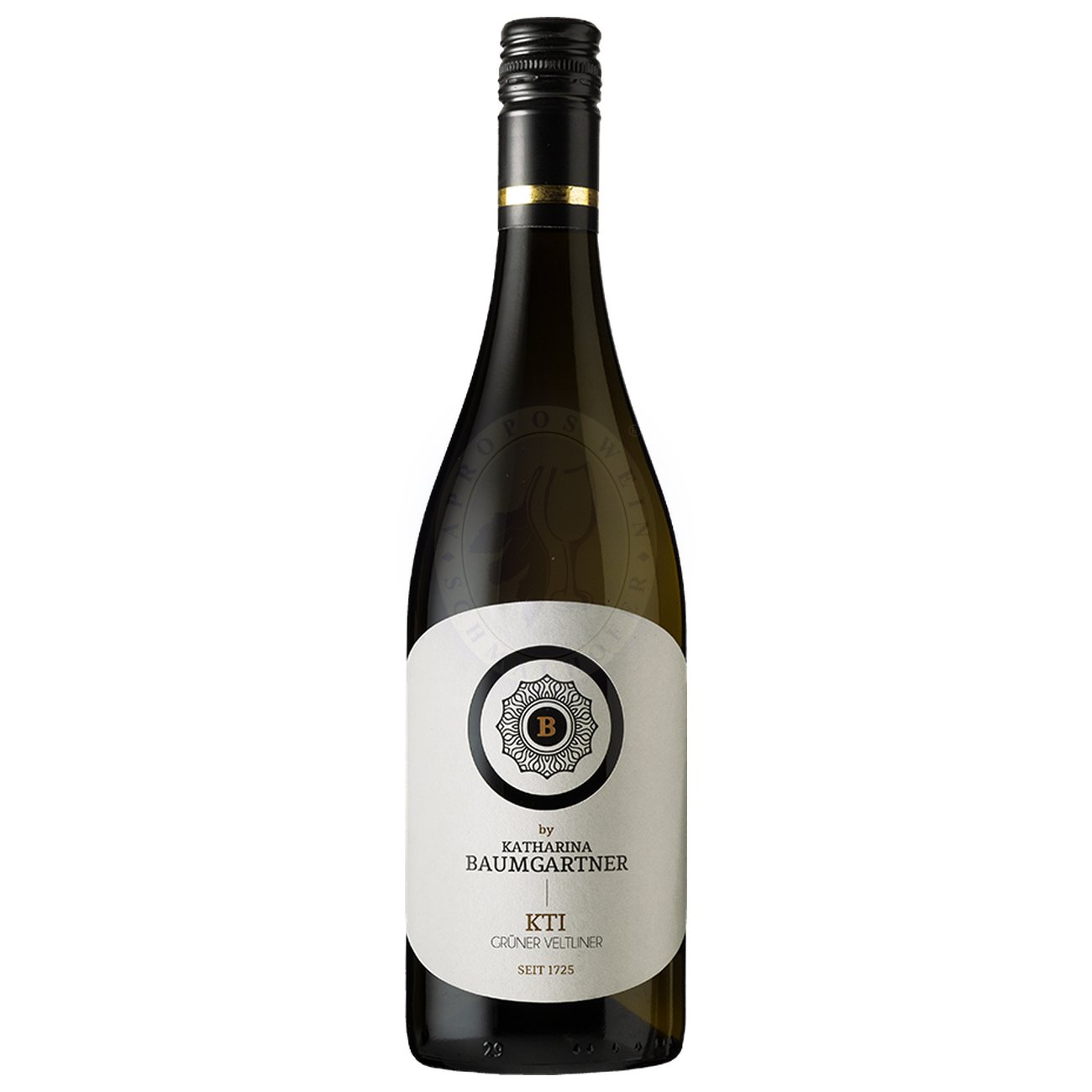 558958 Product Im Glas leuchtet der Wein in einem klaren Strohgelb mit grünlichen Reflexen. Das Bouquet ist lebendig und typisch für einen Grünen Veltliner: Reife gelbe Äpfel und saftige Birnen werden begleitet von Zitrusnoten und einer feinen Würze, die an weißen Pfeffer erinnert. 102135