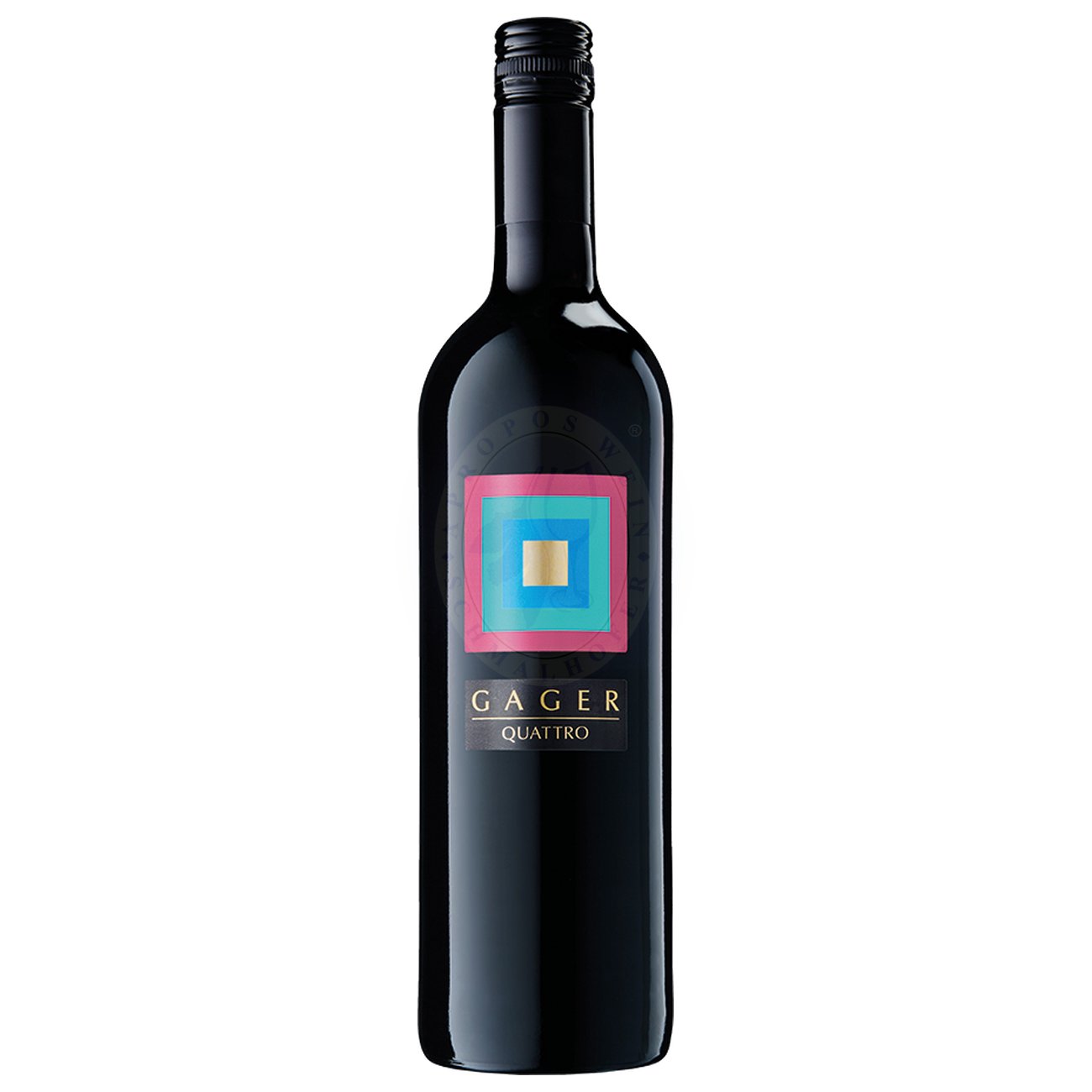 559872 Product Im Glas präsentiert sich der Quattro 2022 in einem tiefdunklen Rubingranat mit opakem Kern und violetten Reflexen, begleitet von einem sanft aufgehellten Rand, der bereits visuell Tiefe und Charakter verspricht. In der Nase entfaltet er ein komplexes Bouquet aus dunklen Beeren – Holunder, Waldbeeren – ergänzt durch sinnliche Röstaromen, 9120023156452-2022