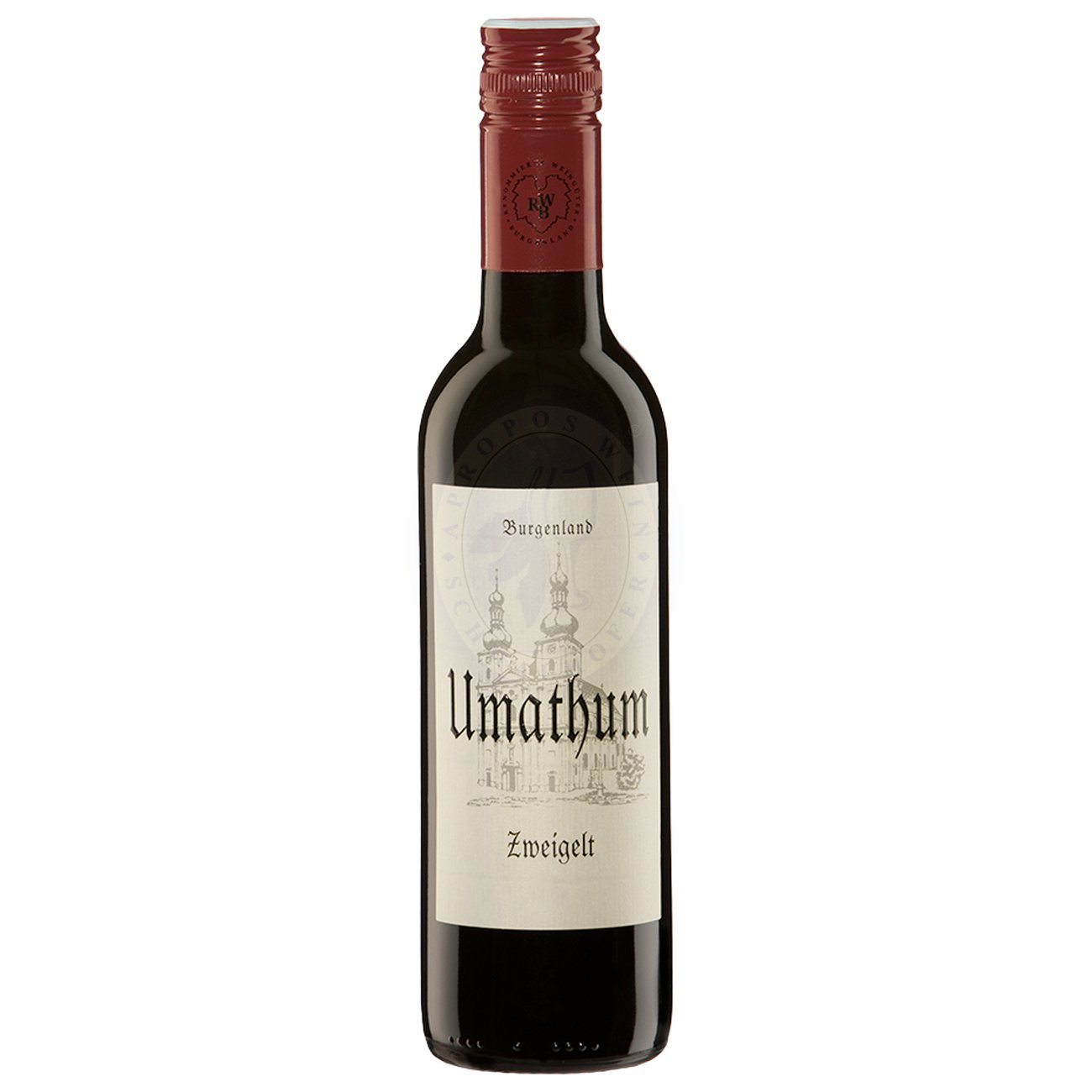 566211 Product Im Glas präsentiert sich der Zweigelt 2021 in einem tiefen Rubingranat mit violetten Reflexen. Das Bouquet ist glasklar und sortentypisch wie aus dem Lehrbuch: Es duftet intensiv nach saftigen Weichseln (Sauerkirschen) und dunklen Herzkirschen. Untermalt wird die Frucht von einer feinen Würze, die an schwarzen Pfeffer, Wacholder und etwas Waldboden erinnert 9008172210105-2021