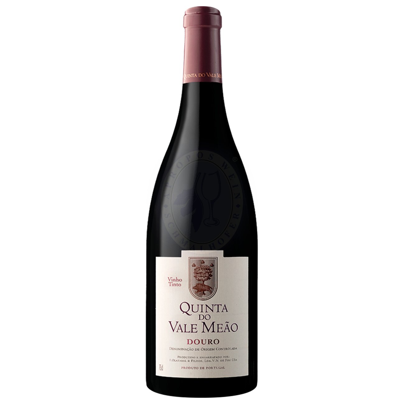 581253 Product Der Quinta do Vale Meão 2021 DOC Douro ist ein großer, tiefgründiger Rotwein aus dem Herzen des portugiesischen Dourotals, der das außergewöhnliche Potenzial dieser legendären Einzellage eindrucksvoll widerspiegelt. Im Glas präsentiert sich der Wein in undurchdringlichem Dunkelrot mit violetten Reflexen – ein visuelles Versprechen intensiver Aromatik. Die Nase offenbart ein vielschichtiges Bouquet mit Noten von schwarzen Johannisbeeren, Brombeeren und reifen Pflaumen, begleitet von edlen Gewürzen, schwarzem Pfeffer, Veilchen, Graphit und feinen Röstaromen wie dunkler Schokolade und Mokka. 5607425190016-2021