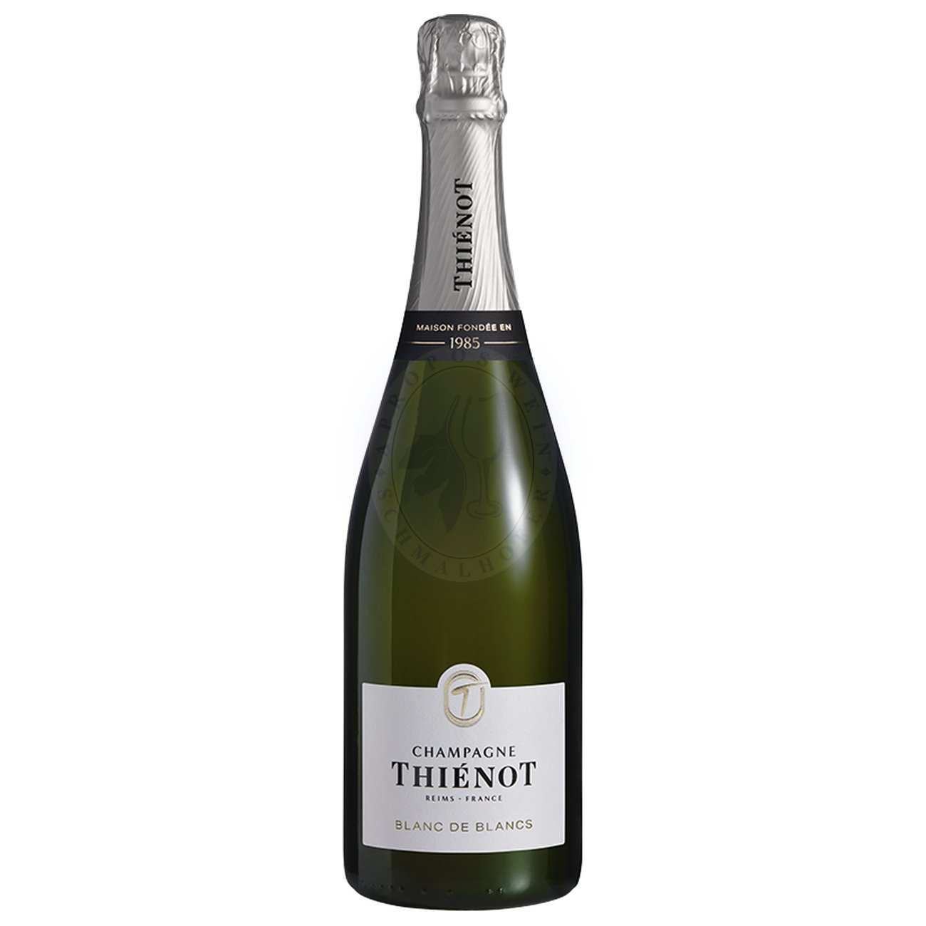 606522 Product Der Blanc de Blancs Champagne von Thiénot ist ein außergewöhnlich eleganter, reinsortiger Champagner aus 100 % Chardonnay, der die stilistische Raffinesse und mineralische Präzision großer Côte des Blancs-Crus auf brillante Weise zum Ausdruck bringt. Im Glas zeigt sich der Thiénot Blanc de Blancs in einem hellen, leuchtenden Goldgelb mit grünlichen Reflexen und sehr feiner, lebendiger Perlage. Das Bouquet ist filigran, klar und zugleich vielschichtig: Zitrusfrüchte wie Limette und Grapefruit verbinden sich mit weißen Blüten, grünem Apfel, Mandarine und dezenten Noten von gerösteten Mandeln, frischem Biskuit und Kreide – typische Anklänge an das kalkhaltige Terroir. 3419452001348