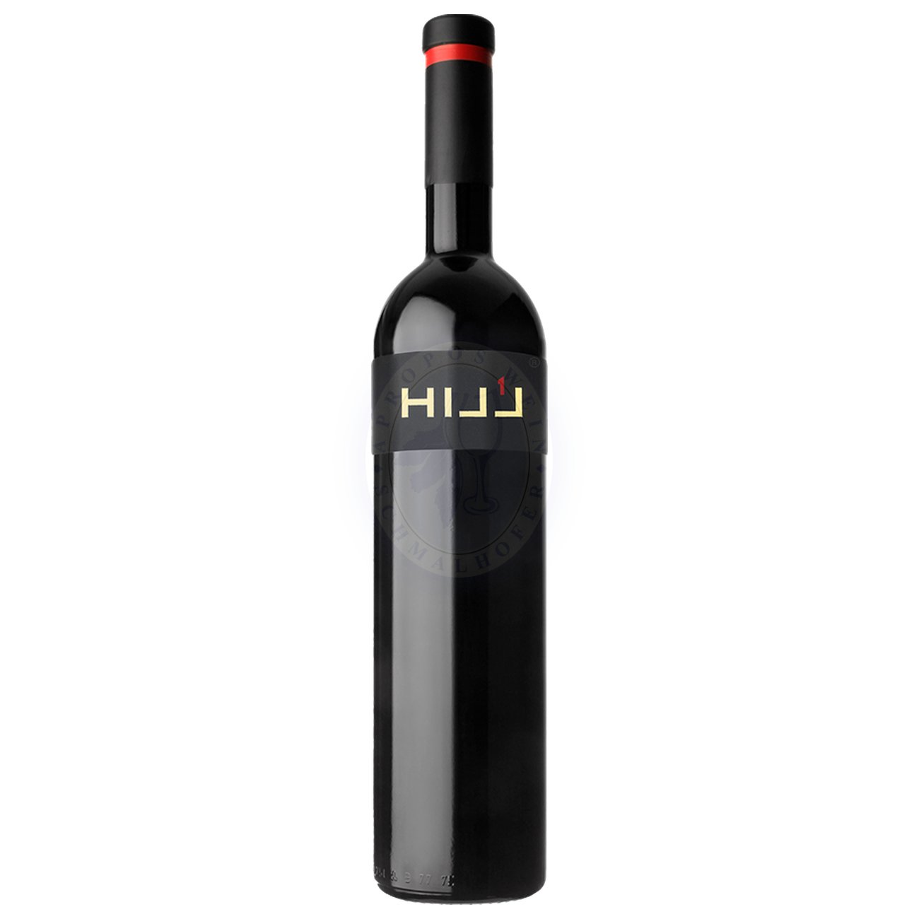 640629 Product Der Hill 1 ist die erste Top-Cuvée des Weinguts Leo Hillinger und setzt sich aus 50 % Merlot, 25 % Blaufränkisch und 25 % Zweigelt zusammen. Er präsentiert sich in einem tiefen, granatroten Farbton mit ziegelrotem Rand. In der Nase entfalten sich komplexe Aromen von dunklen Früchten, darunter schwarze Ribisel, Kirschen und Heidelbeeren,. 9008674005605-2016