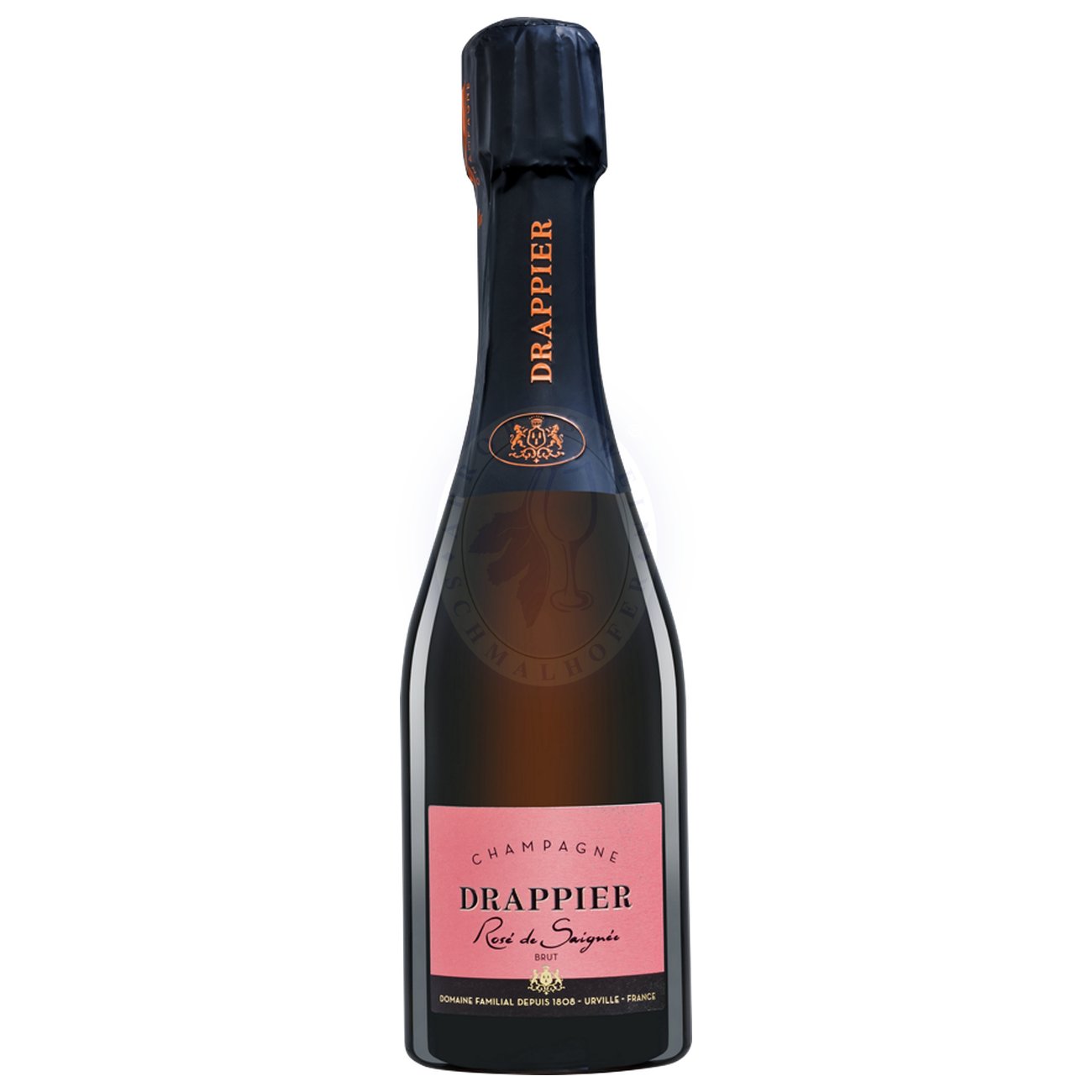665449 Product Der Rosé de Saignée Brut von Champagne Drappier ist ein charaktervoller, tiefgründiger Champagner mit großer Ausdruckskraft und handwerklicher Präzision – ein Paradebeispiel für einen echten Rosé de Saignée, bei dem die Farbe und Aromen durch kurze Maischestandzeit der roten Trauben und nicht durch Assemblage entstehen. Im Glas zeigt sich der Champagner in einem intensiven Himbeerrosa mit kupfernen Reflexen und anhaltender, feiner Perlage. Das Bouquet ist opulent und zugleich fein nuanciert: Aromen von reifen Walderdbeeren, Sauerkirschen und Granatapfel verschmelzen mit floralen Noten, einem Hauch Orangenzeste, feinen Gewürzen und einem Anklang von Mandeln und Brioche. 3469380012411