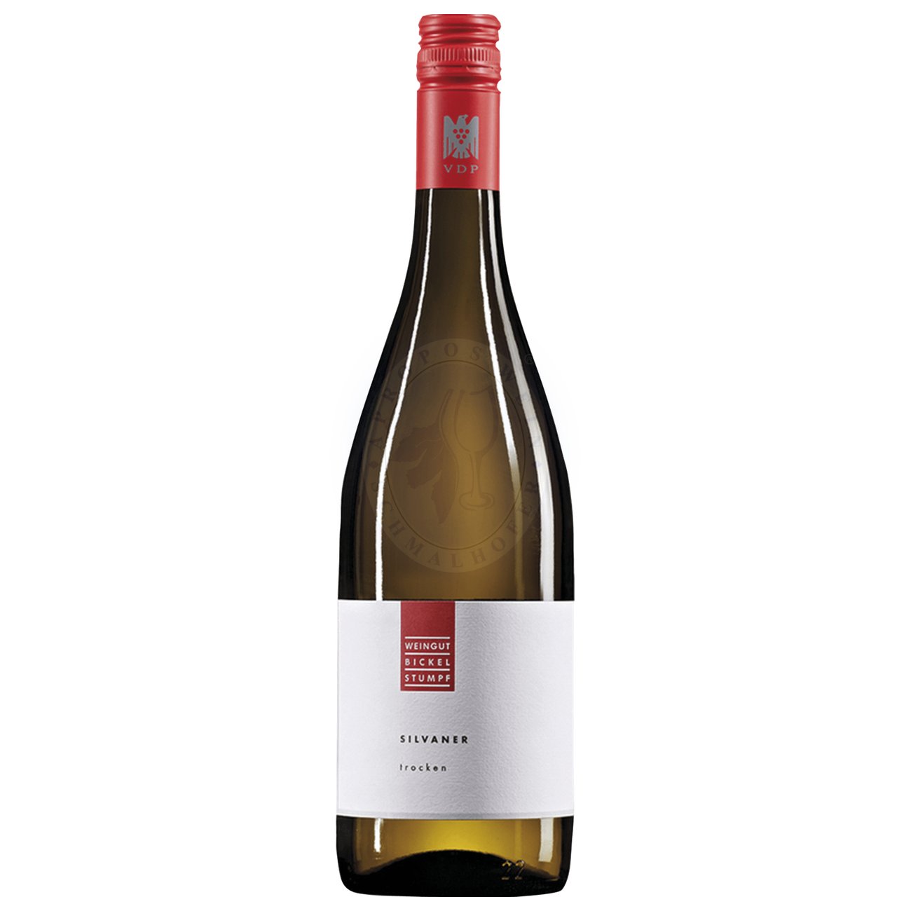 669517 Product Im Glas präsentiert sich dieser Silvaner in einem leuchtenden Hellgelb. Das Bouquet entfaltet frische und lebendige Aromen von Guave, Birne und Sternfrucht, ergänzt durch Nuancen von grünem Apfel und frischen Kräutern. 4260179389993-2024