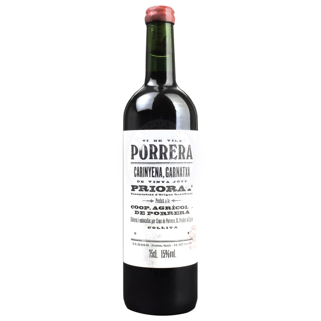 671464 Product Im Glas präsentiert sich der Vi de Vila in tiefem Rubinrot mit violetten Reflexen. Das Bouquet ist intensiv und komplex mit Aromen von reifen schwarzen Kirschen, Brombeeren und Pflaumen, begleitet von würzigen Noten wie schwarzem Pfeffer, Lakritz, Tabak und einem Hauch von dunkler Schokolade und Vanille. 97990