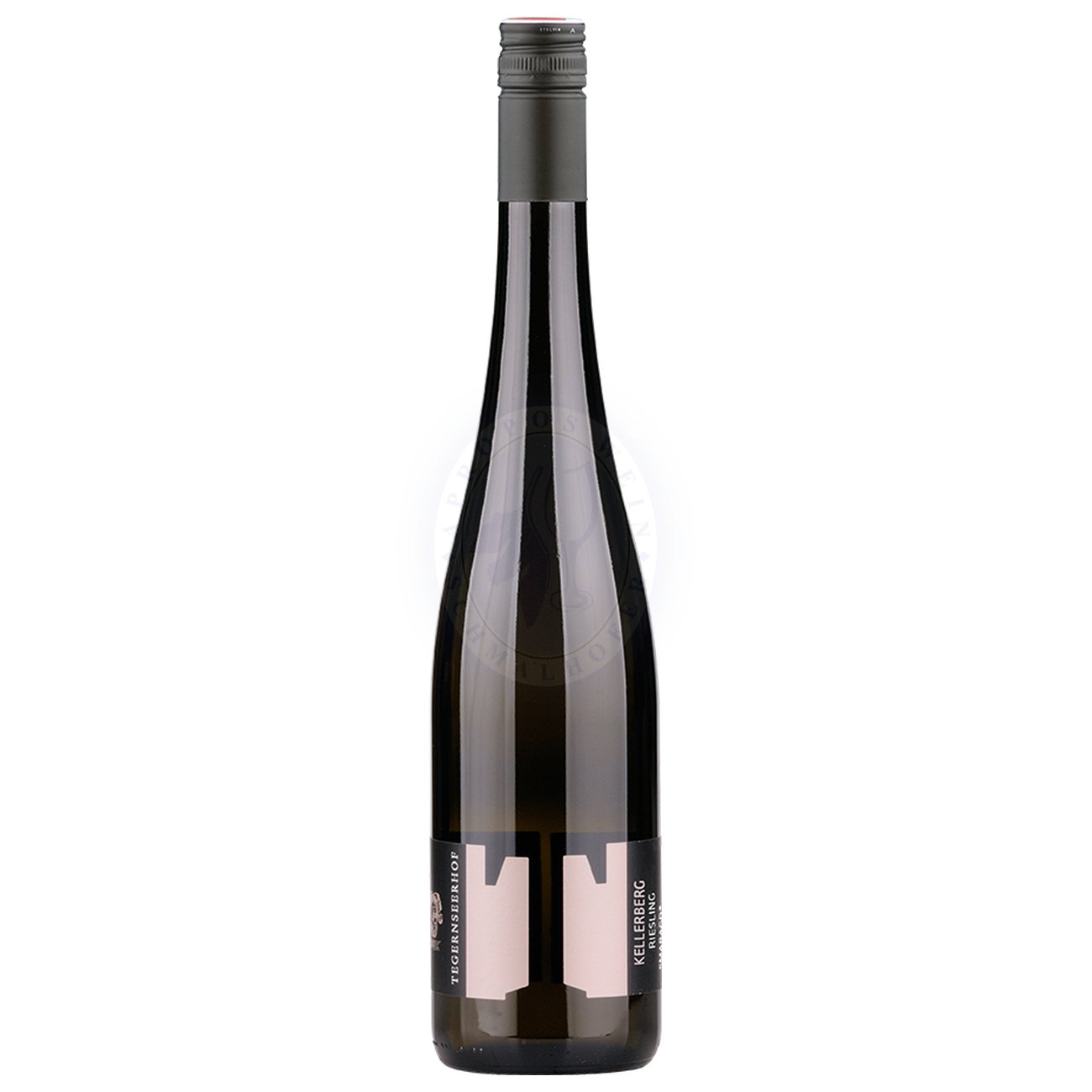 684154 Product Im Glas präsentiert sich der Jahrgang 2024 in einem leuchtenden, intensiven Goldgelb. Das Bouquet ist von einer fast ehrfurchtgebietenden Tiefe: Es ist keine plumpe Fruchtbombe, sondern ein komplexes Mosaik. Anfangs dominieren kühle, rauchige Noten von Feuerstein und nassem Gestein. Mit etwas Luft öffnen sich die Fruchtaromen: reifer Weingartenpfirsich, saftige Marille und exotische Anklänge von Ananas und Mango treten hervor, immer unterlegt von einer dunklen, kräutrigen Würze. 9120126240553-2022