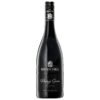 517676 Product Der Tignanello 2018 IGT von Tenuta Antinori ist ein klassischer Super-Tuscan, der Spannung, Tiefe und Eleganz in sich vereint. Schon im Glas zeigt er ein intensives Rubinrot mit dunklen Nuancen, das auf Reife und Konzentration hinweist. In der Nase entfaltet sich ein ausgesprochen komplexes Bukett aus reifen roten und schwarzen Früchten – Sauerkirsche, Schwarzkirsche, Cassis – verbunden mit süßen Anklängen von Vanille und Minze. Würzige Noten von weißem Pfeffer und Myrte, ergänzt durch feine Kräutertöne, sorgen für zusätzliche Layer und Finesse. 9320909001702-2023