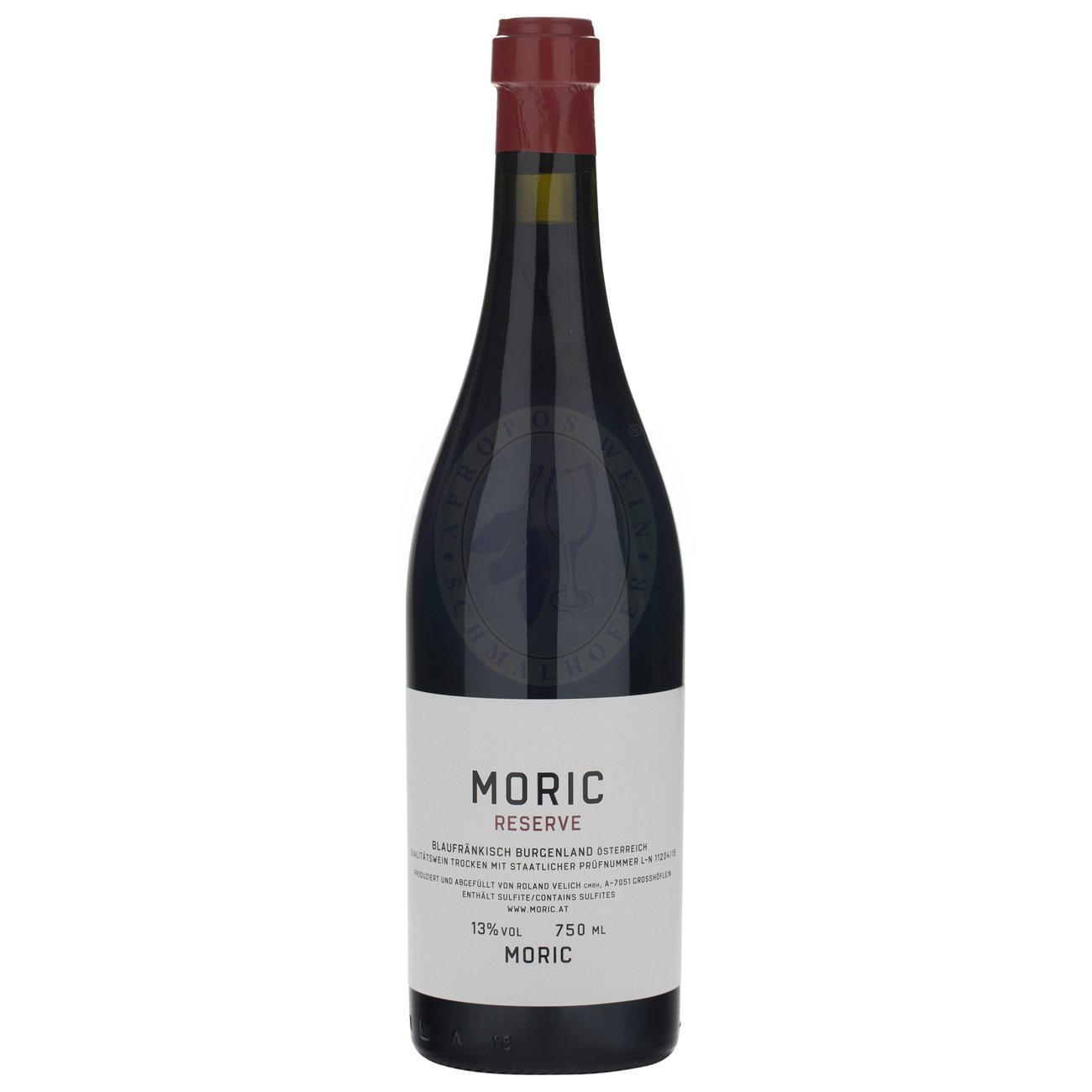 711558 Product Das legendäre Weingut Moric – meisterhaft geführt von Roland Velich, der den österreichischen Rotwein zu Beginn der 2000er Jahre revolutionierte und die Rebsorte Blaufränkisch im Alleingang auf die internationale Weltbühne hob – bündelt in seiner meisterhaften Blaufränkisch Reserve 2022 die kühle, schiefer- und kalkgeprägte Seele des Mittelburgenlands in einer ungemein fokussierten, terroirgeprägten und geradezu schwerelosen Interpretation. Das betörend kühle, unfassbar vielschichtige Bouquet entfaltet ein glasklares, explosives Aromenspiel aus dunklen Herzkirschen, wilden Brombeeren und frischen Wacholderbeeren, meisterhaft unterlegt von floralen Veilchennoten, zartem weißen Pfeffer, etwas Unterholz und einer faszinierend kargen, steinigen Mineralik. 116088